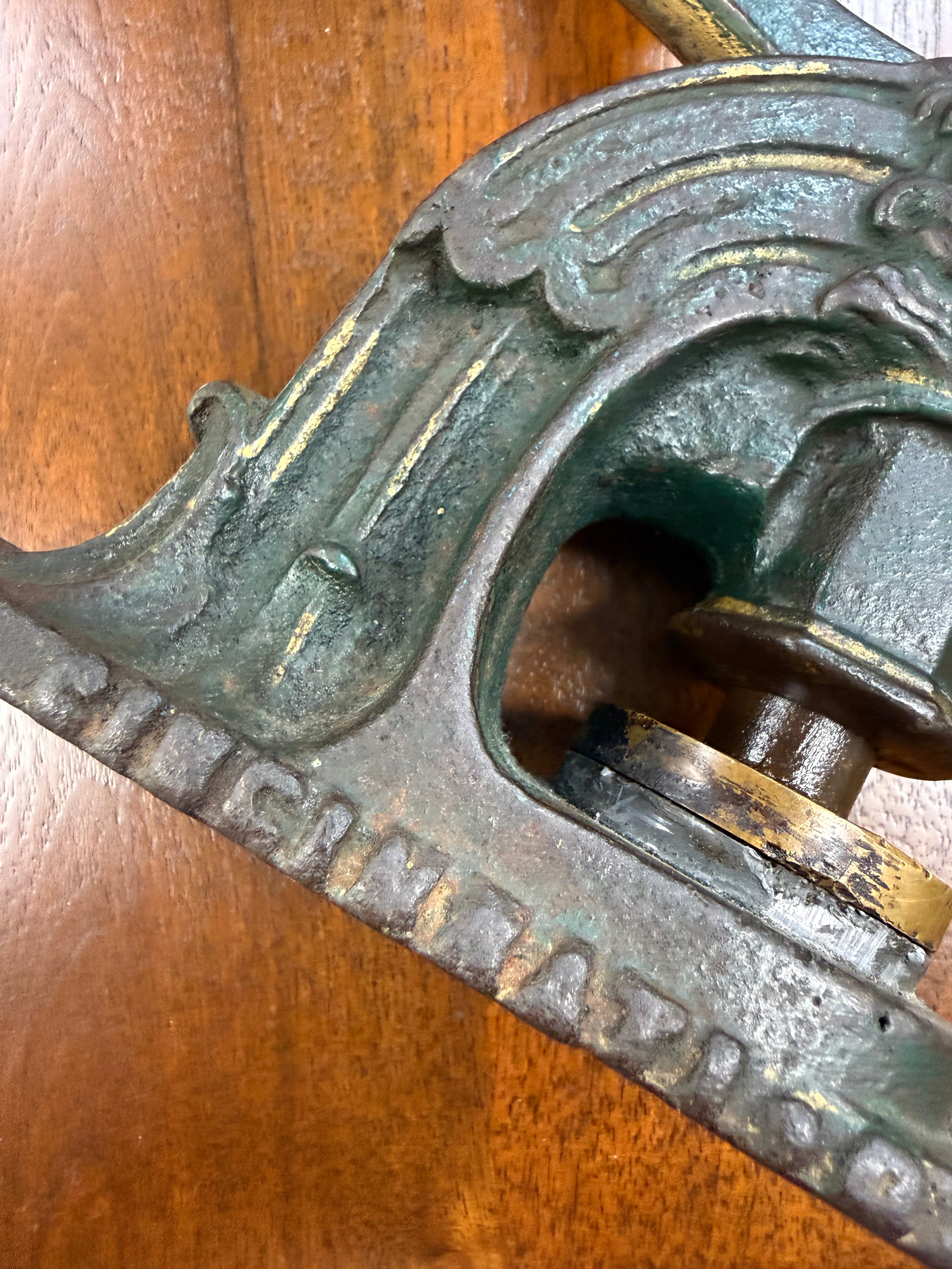 Antique Lion Embosser