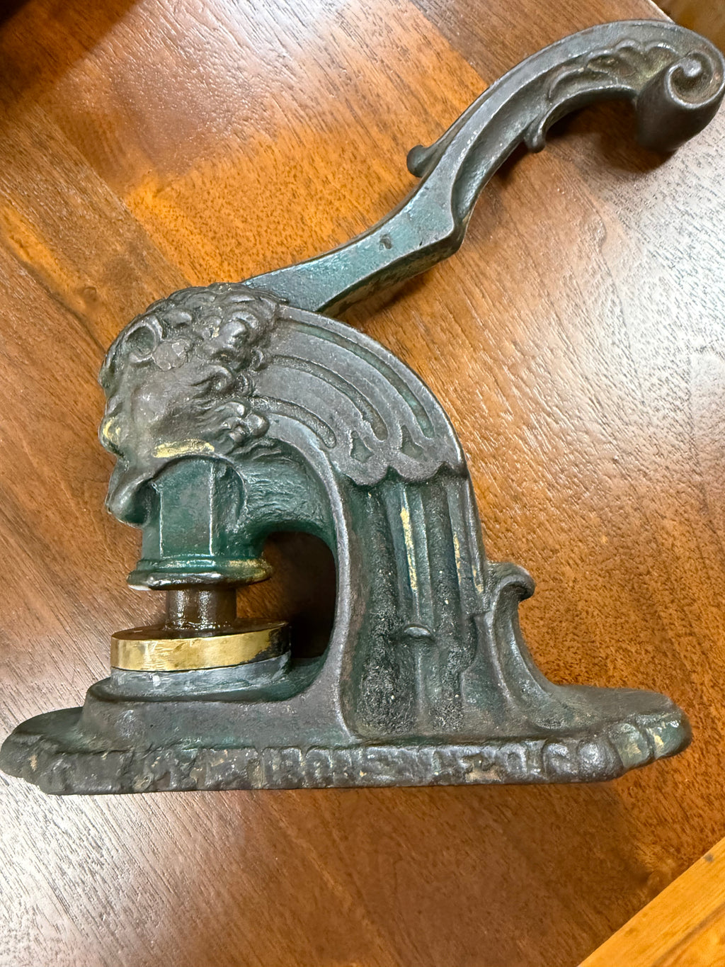 Antique Lion Embosser